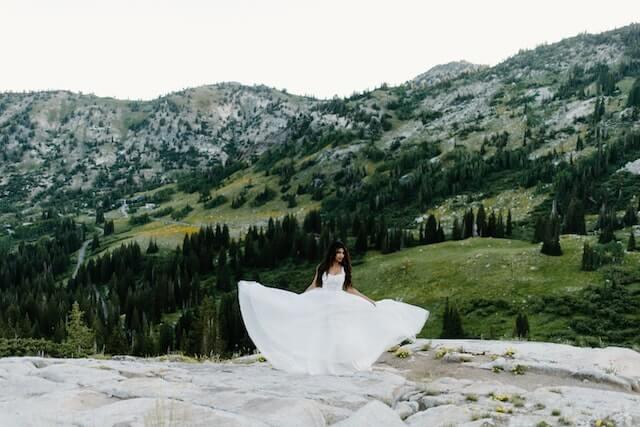 VA Bridal outdoor wedding photoshoot